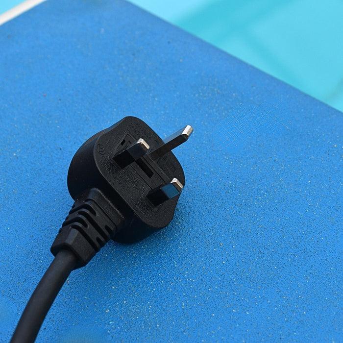 close up of plastica pool pump 230v plug