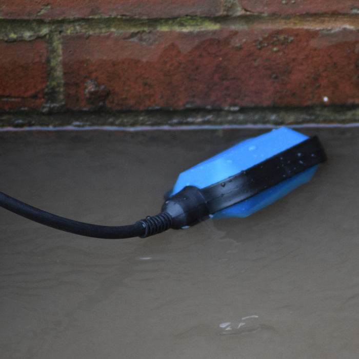 water pump float in flood water